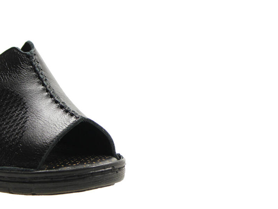 Loretta Vitale flip-flops 758