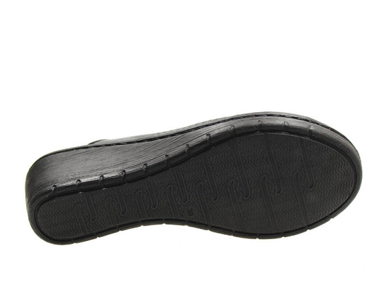 Loretta Vitale flip-flops 758