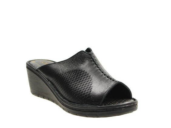 Loretta Vitale flip-flops 758