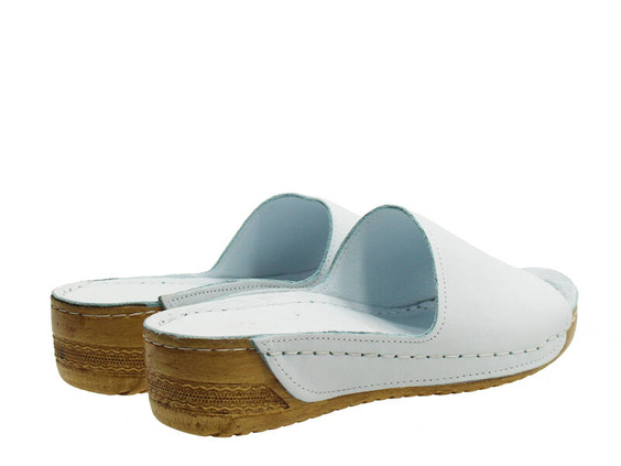 Loretta Vitale flip-flops 285